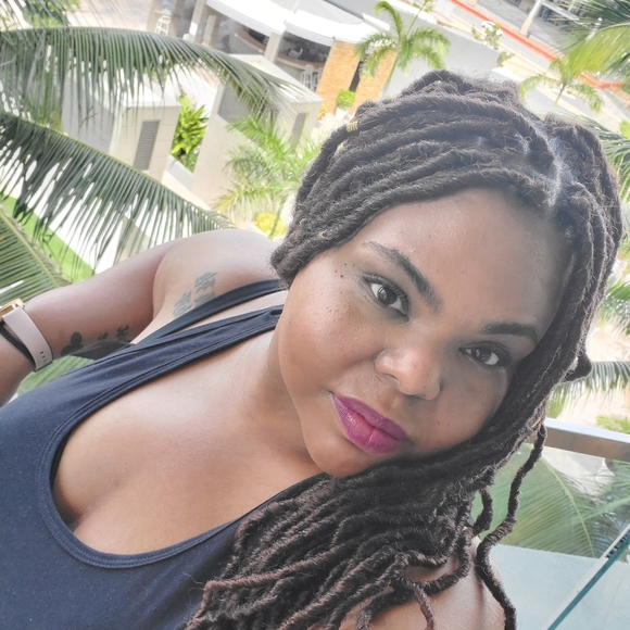 Meet your Posher, Shereesa - Picture 3 of 3